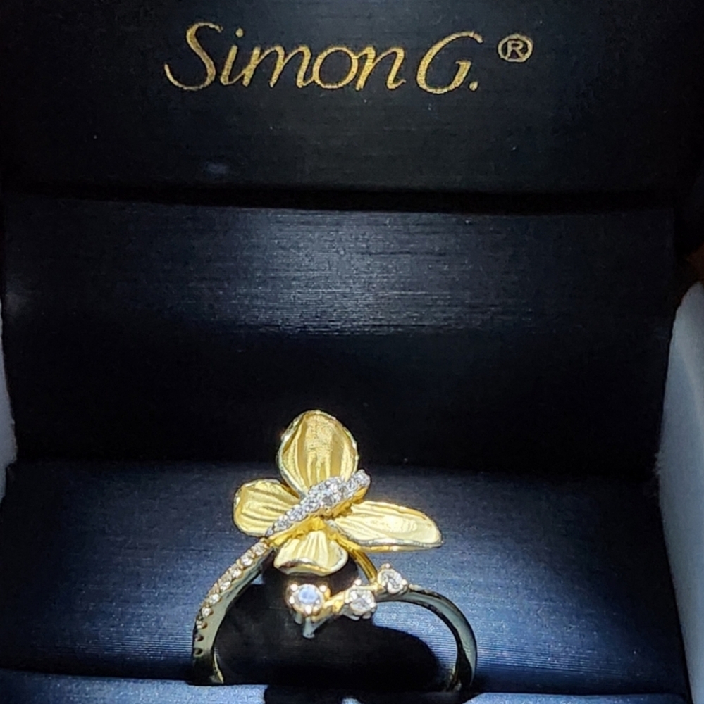 MONARCH BUTTERFLY RING IN 18KGOLD WITH DIAMONDS
